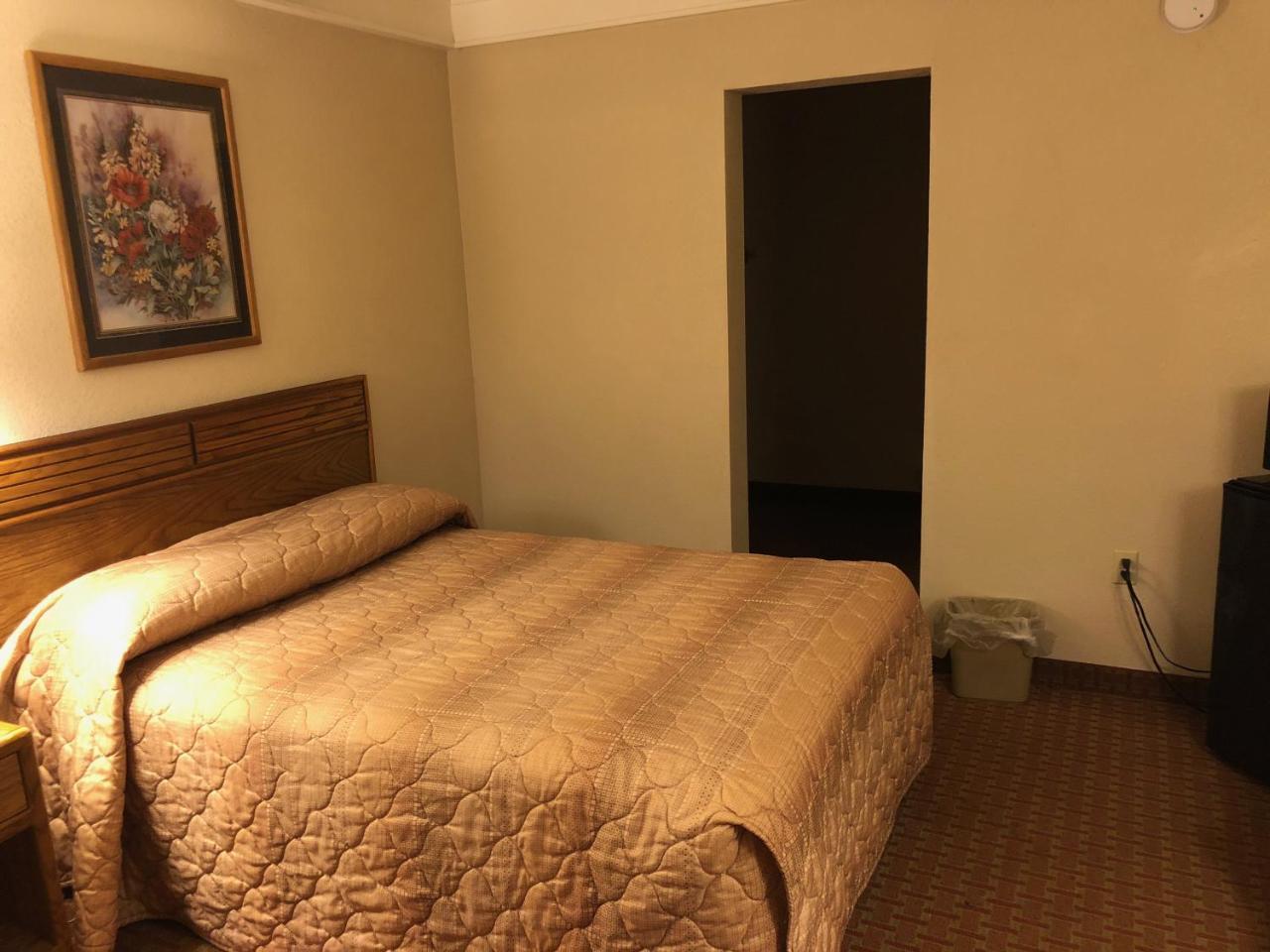 Relax Inn Ръстън Екстериор снимка
