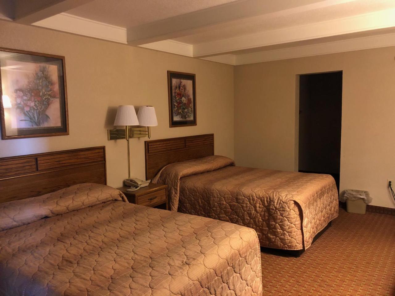 Relax Inn Ръстън Екстериор снимка